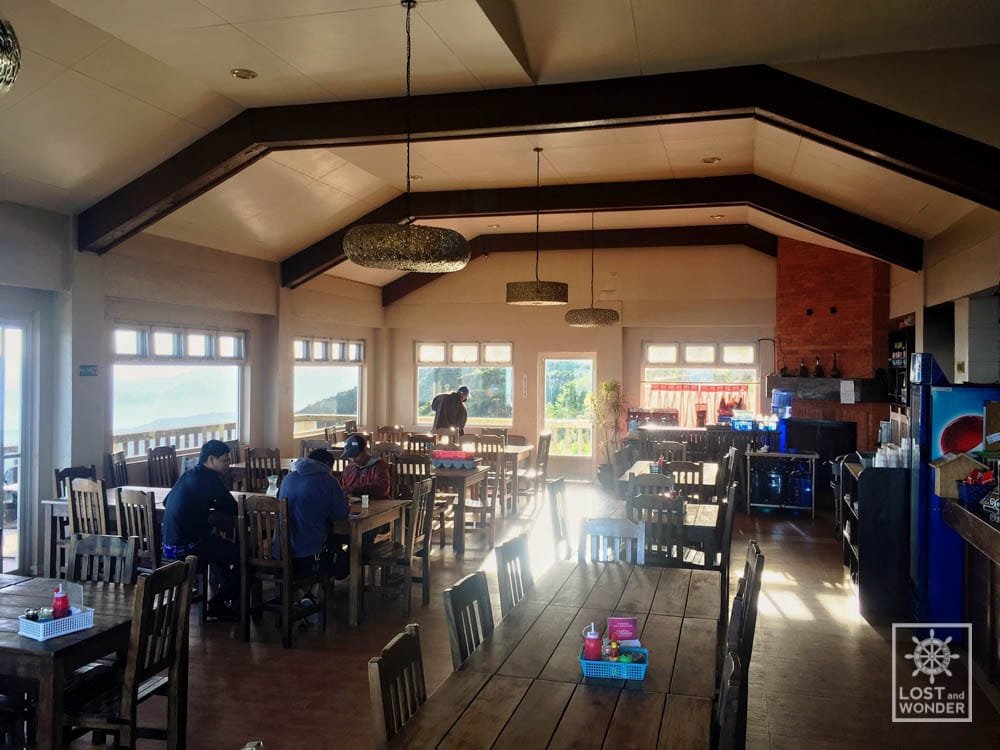 Photo inside cafe in the sky